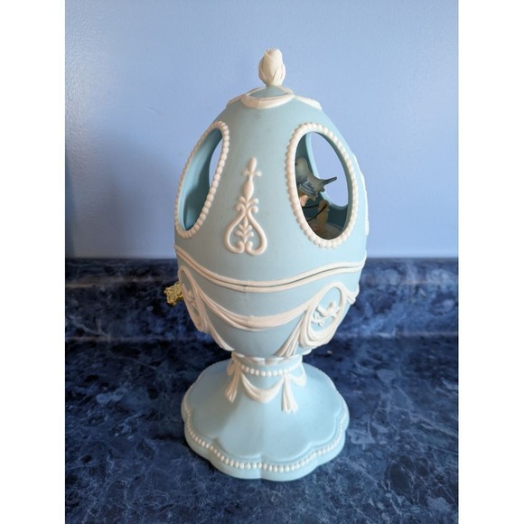 Simply Easter Musical Box Egg 10" Decorative Blue White Porcelain Display 2003 - Picture 4 of 10